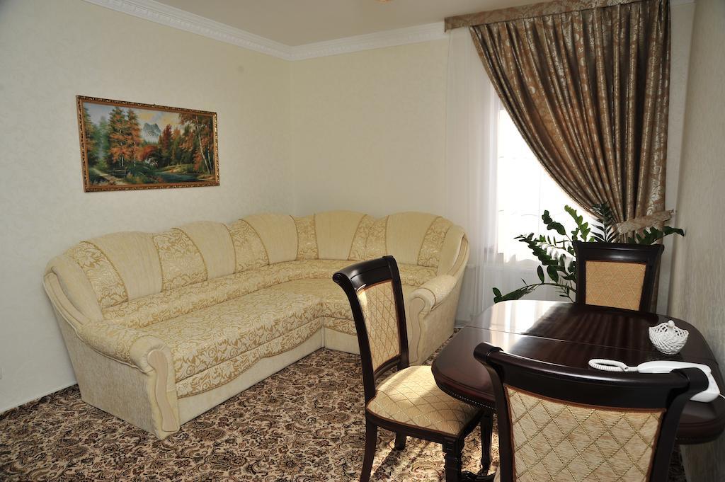 Slava Hotel Zaporizhia Værelse billede