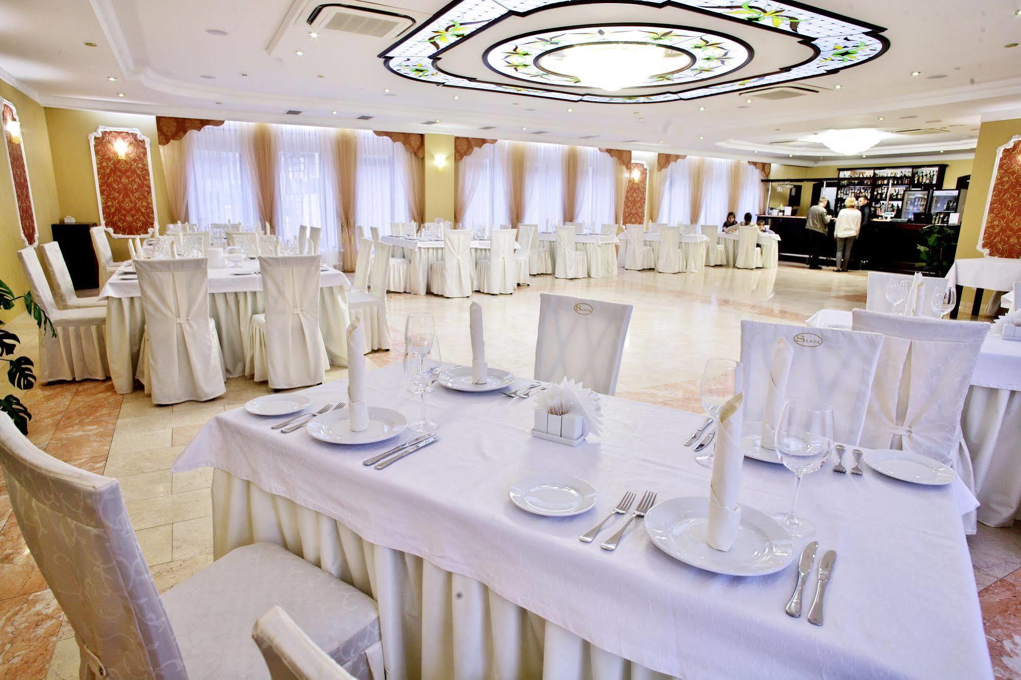 Slava Hotel Zaporizhia Eksteriør billede